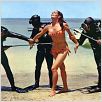 Opération Tonnerre : photo Claudine Auger, Ian Fleming, Terence Young
