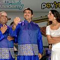 New délire, les aventures d'un Indien dans le show-biz : photo Eric Le Roch, Govinda, Karisma Kapoor, Pascal Légitimus, Satish Kaushik