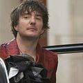 Cours toujours Dennis : photo David Schwimmer, Dylan Moran
