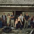 Invasion : photo Aisha Hinds, Alexis Dziena, Ariel Gade, Eddie Cibrian, Evan Peters