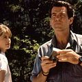 Le Pic de Dante : Photo Linda Hamilton, Pierce Brosnan