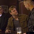 Photo Brad Beyer, Glen Powell, Mark Harmon