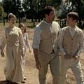 Photo Billy Zane, Cynthia Watros, Julia Garner