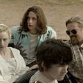 Photo Bill Sage, John Patrick Amedori, Julia Garner, Rory Culkin