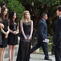 Photo Ashley Benson, Lucy Hale, Sean Faris, Shay Mitchell, Troian Bellisario
