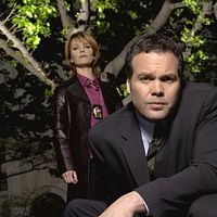 New York Section Criminelle : photo Kathryn Erbe, Vincent D'Onofrio