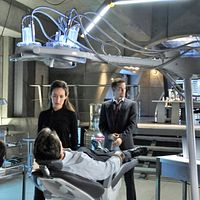 Photo Aaron Stanford, Maggie Q, Shane West