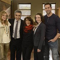 Photo Andrea Martin, Azura Skye, Benjamin G. Arthur, Eugene Levy, Kacey Rohl