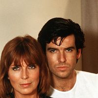 Le Quatrième protocole : Photo Joanna Cassidy, Pierce Brosnan