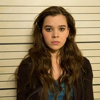 En cavale : Photo Hailee Steinfeld