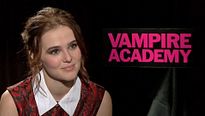 Zoey Deutch : "Vampire Academy ? Rien à voir avec Twilight !"