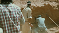 Pyramide - EXTRAIT VF "Ouverture de la Pyramide"