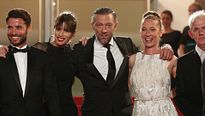 Cannes 2015 - Vincent Cassel et l'équipe de "Mon Roi" sur le tapis rouge le 17 mai