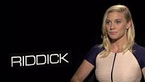 Katee Sackhoff face à Riddick