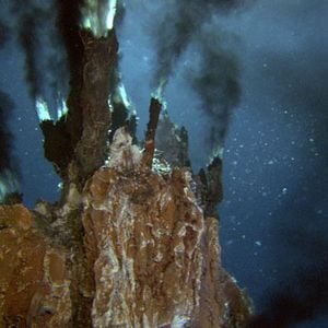 Aliens of the Deep : Photo James Cameron