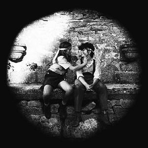 Les Enfants de la nuit : photo Jules Benchetrit, Léna Garrel
