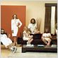 Cavemen : photo Bill English, Julie White, Kaitlin Doubleday, Nick Kroll, Sam Huntington