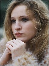 Christa Theret