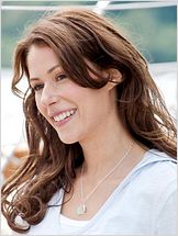 Amanda Crew