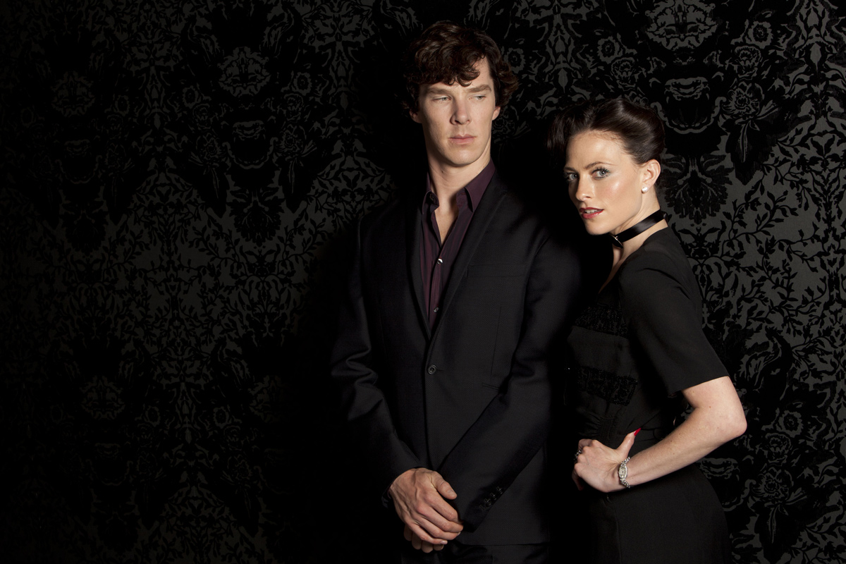 Sherlock Photo Benedict Cumberbatch Lara Pulver 111 Sur 132 Allociné 
