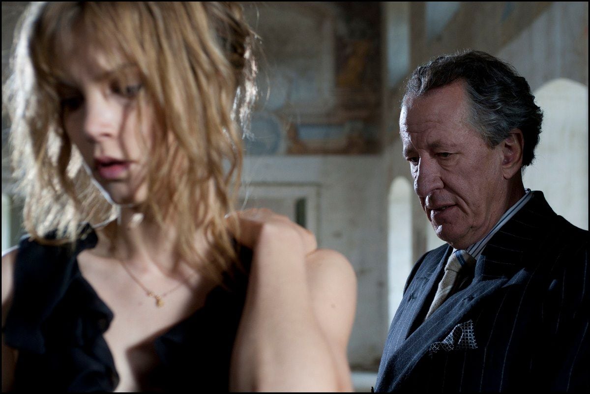 Films Et Séries Tv Avec Sylvia Hoeks Photo de Geoffrey Rush - The Best Offer : Photo Geoffrey Rush, Sylvia