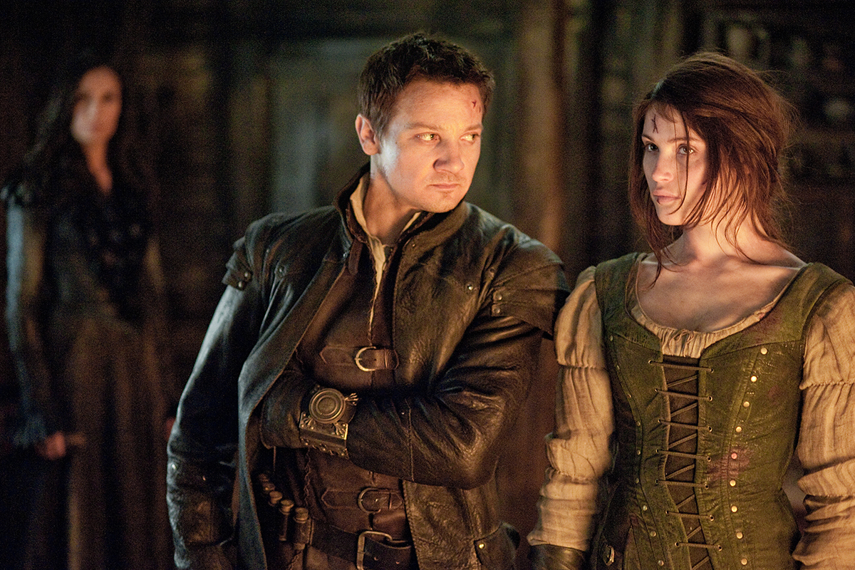 Photo De Gemma Arterton Hansel Gretel Witch Hunters Photo Gemma Arterton Jeremy Renner