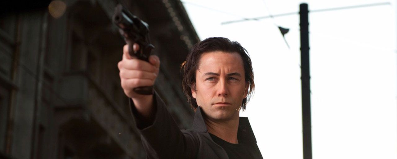 Looper sur Ciné+ Frisson : Bruce Willis déstabilisé par sa version jeune, Joseph Gordon-Levitt