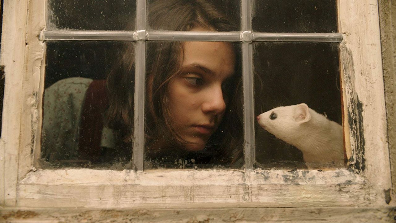 His Dark Materials sur OCS : quels acteurs doublent les daemons ?