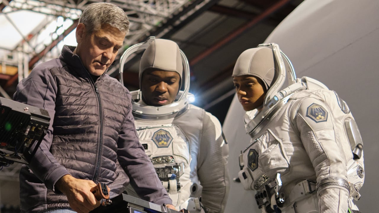 Minuit dans l'univers sur Netflix : 3 choses à savoir sur le tournage du film de George Clooney
