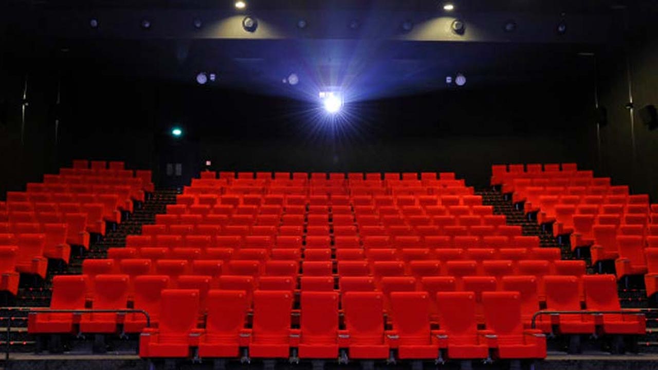 Cinémas : le coup de gueule de Roselyne Bachelot contre l'industrie et ses "problèmes de riches"