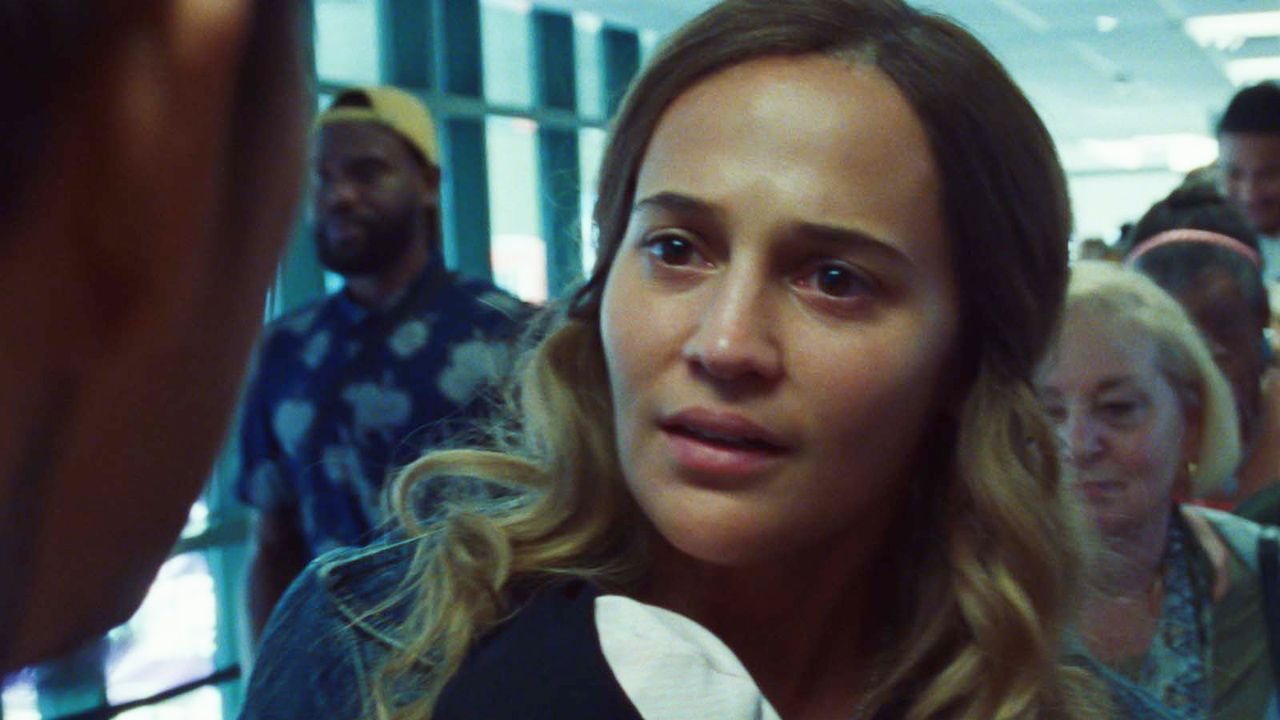 Blue Bayou par Alicia Vikander : "Incroyable de voir comme les lois peuvent changer en votre faveur ou en votre défaveur"