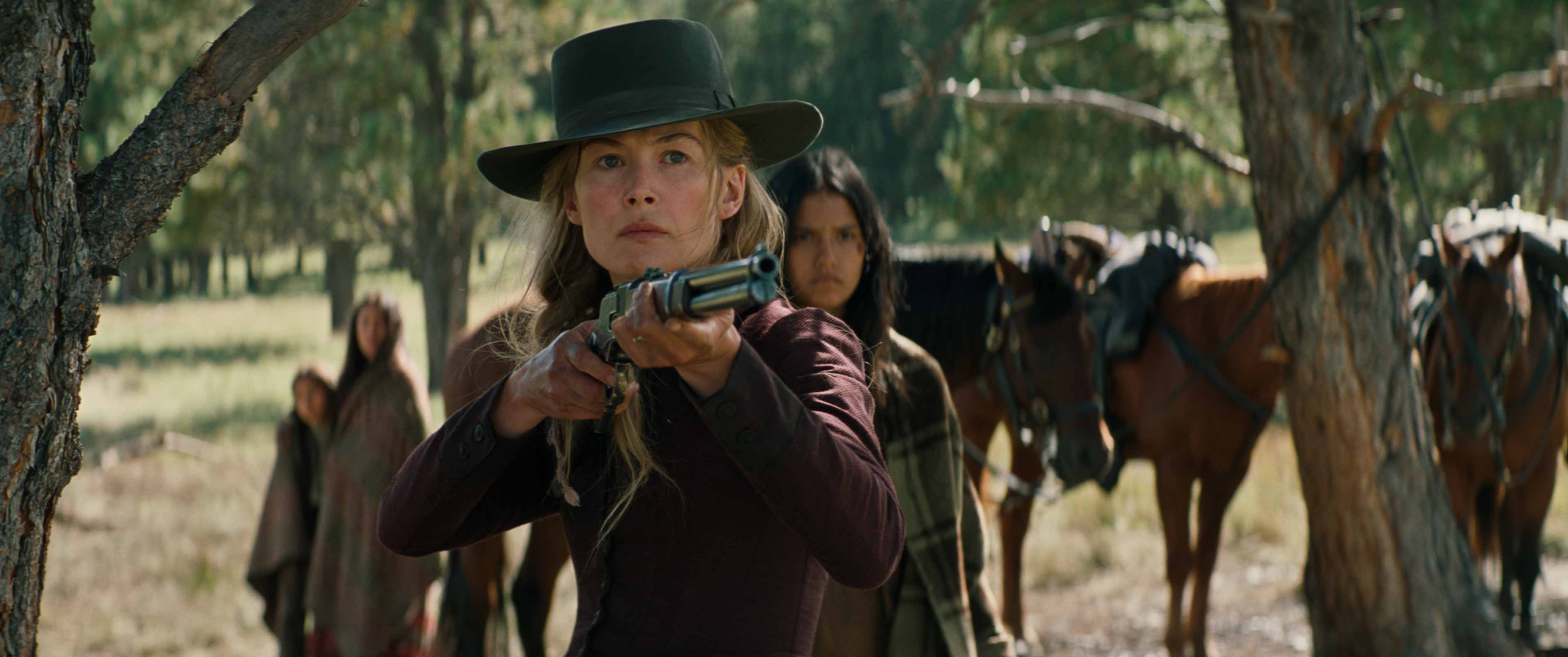 Photo de Rosamund Pike - Hostiles : Photo Rosamund Pike - AlloCiné