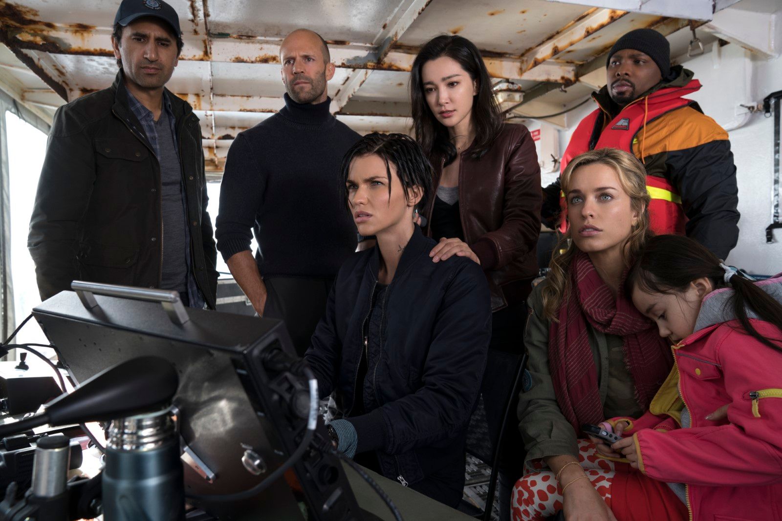 Mystere En Eaux Troubles Serie Anglaise Photo de Ruby Rose - En eaux troubles : Photo Bingbing Li, Cliff Curtis