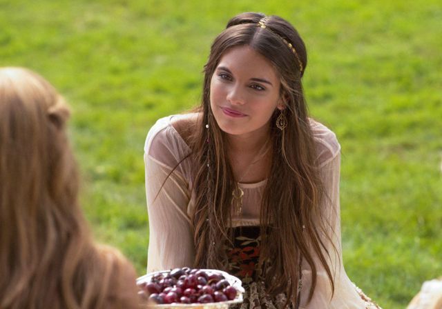 Films Et Séries Tv Avec Caitlin Stasey Photo de Caitlin Stasey - Photo Caitlin Stasey - AlloCiné