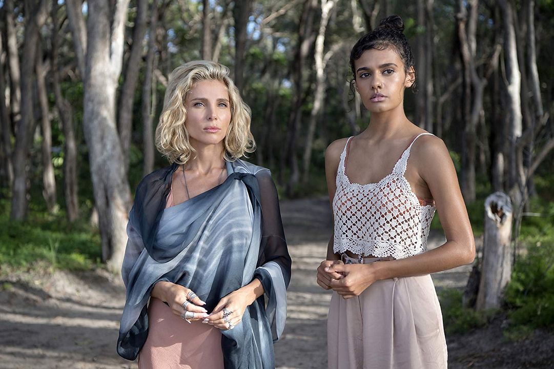 Terre De Marées : Saison 2 Sortie Poster Terre de marées - Saison 1 - Affiche 2 sur 7 - AlloCiné