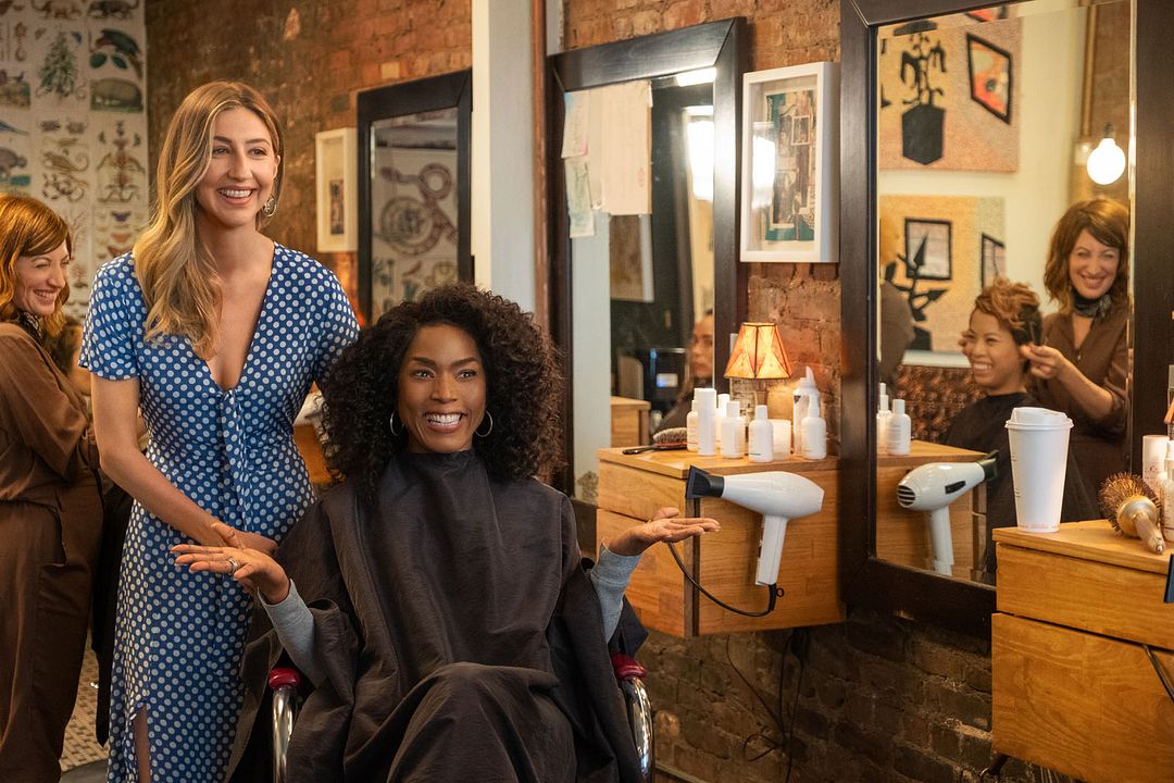 Nos vies après eux : Photo Angela Bassett, Heidi Gardner