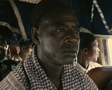 <strong>La Pirogue</strong> Bande-annonce VO