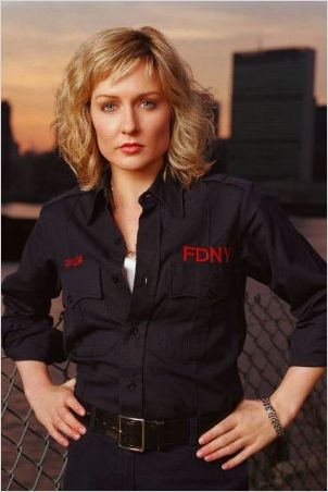 New York 911 : photo Amy Carlson