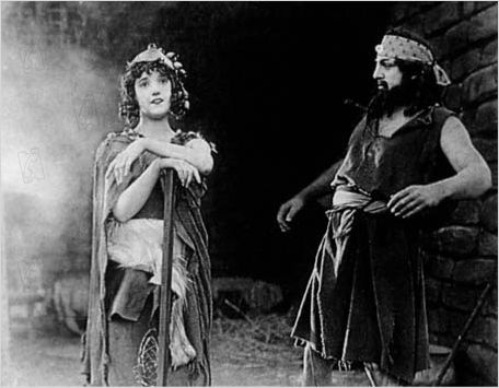 Intolérance : photo Constance Talmadge, D.W. Griffith