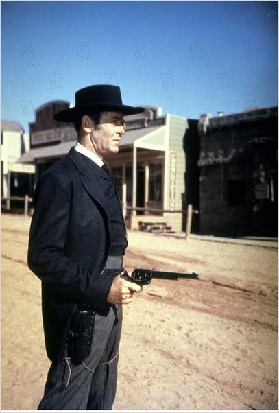 L'Homme aux colts d'or : photo Edward Dmytryk, Henry Fonda
