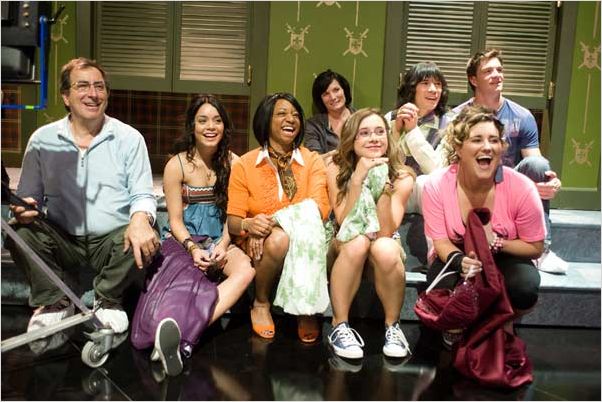 High School Musical 3 : nos années lycée : photo Kaycee Stroh, Kenny Ortega, Monica Coleman, Olesya Rulin, Vanessa Hudgens
