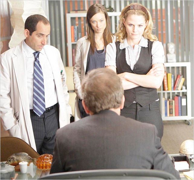 Dr House : photo Hugh Laurie, Jennifer Morrison, Olivia Wilde, Peter Jacobson
