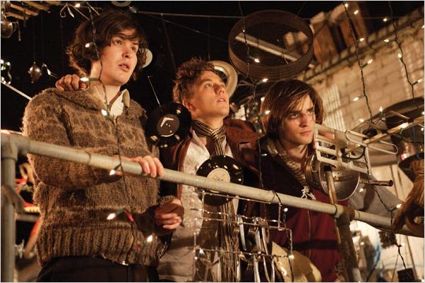 How to Be : photo Johnny White, Mike Pearce, Oliver Irving, Robert Pattinson