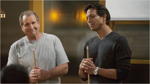 Modern Family : Photo Benjamin Bratt, Ed O'Neill