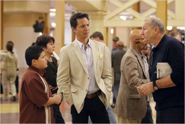 Modern Family : photo Benjamin Bratt, Ed O'Neill, Rico Rodriguez