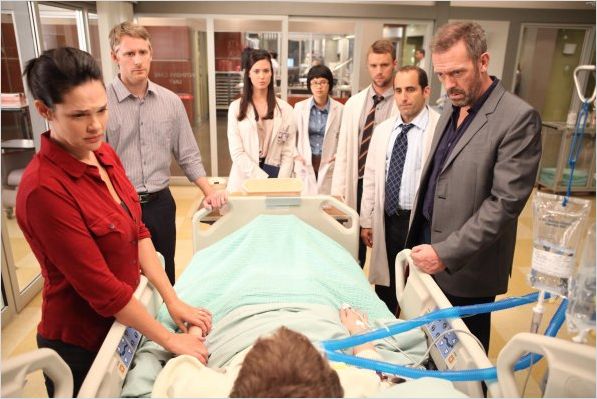 Dr House : photo Charlyne Yi, Harrison Thomas, Hugh Laurie, Jesse Spencer, Kovar McClure