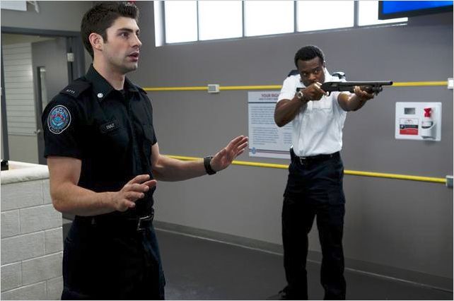 Rookie Blue : photo Lyriq Bent, Travis Milne