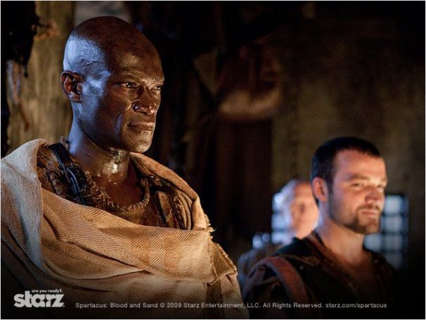 Spartacus : Le sang des gladiateurs : Photo Nick Tarabay, Peter Mensah