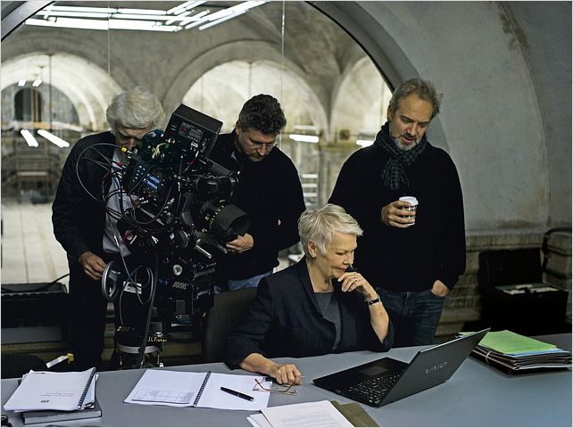 Skyfall : photo Judi Dench, Sam Mendes