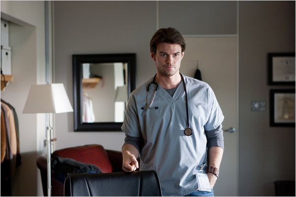 Saving Hope : photo Daniel Gillies
